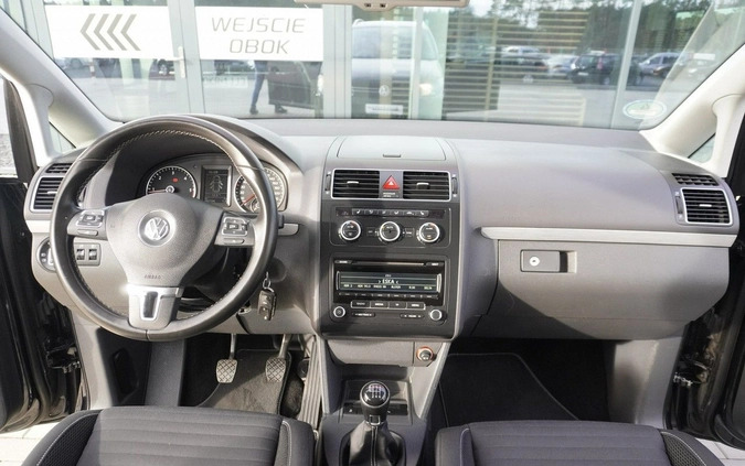 Volkswagen Touran cena 46999 przebieg: 200000, rok produkcji 2014 z Debrzno małe 562